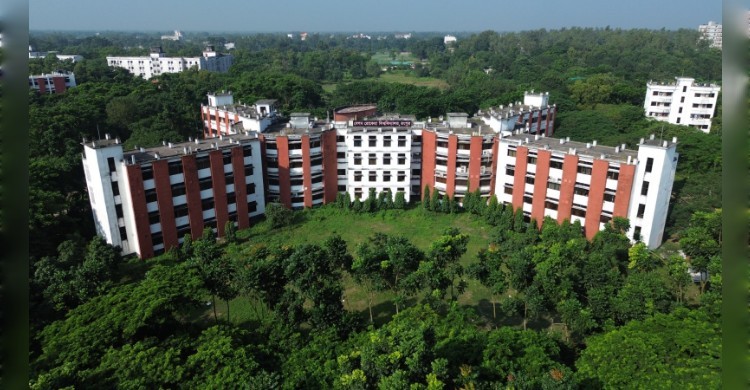 বেরোবির বহিষ্কৃত শিক্ষার্থীরা দিচ্ছেন ফাইনাল পরীক্ষা, এক মাসেও শেষ হয়নি তদন্ত