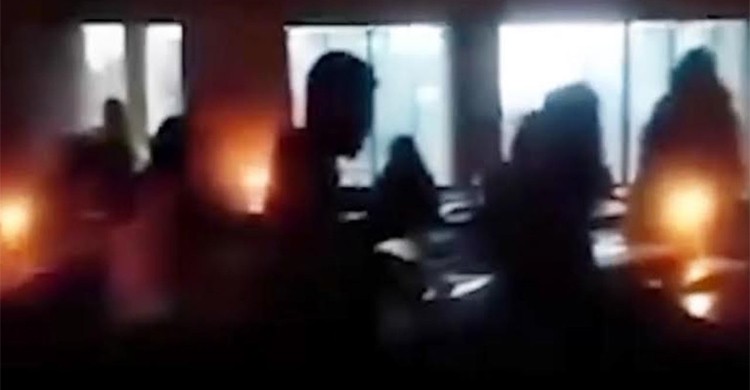 বিদ্যুৎ না থাকায় মোমবাতির আলোয় মাস্টার্স পরীক্ষা, ভিডিও ভাইরাল