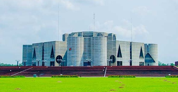 সংসদীয় কমিটির সুপারিশে বিতর্ক: ক্ষমতা বাড়ানোর অধ্যাদেশ আইনে, জবাবদিহিরগুলো বাদ