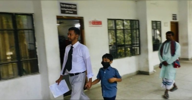 ৭ বছরের শিশুকে ২১ দেখিয়ে মামলা, বাদীর বিরুদ্ধেই আইনি ব্যবস্থা নেওয়ার নির্দেশ