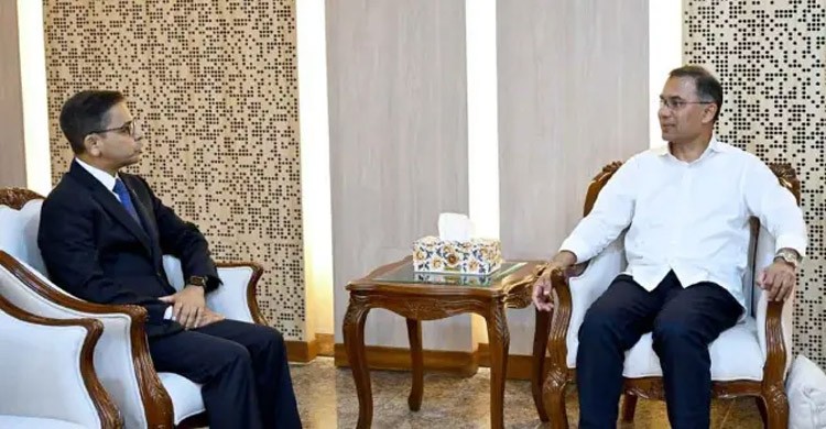 প্রধানমন্ত্রীর সঙ্গে ভারতীয় হাইকমিশনার প্রণয় ভার্মার বিদায়ী সাক্ষাৎ