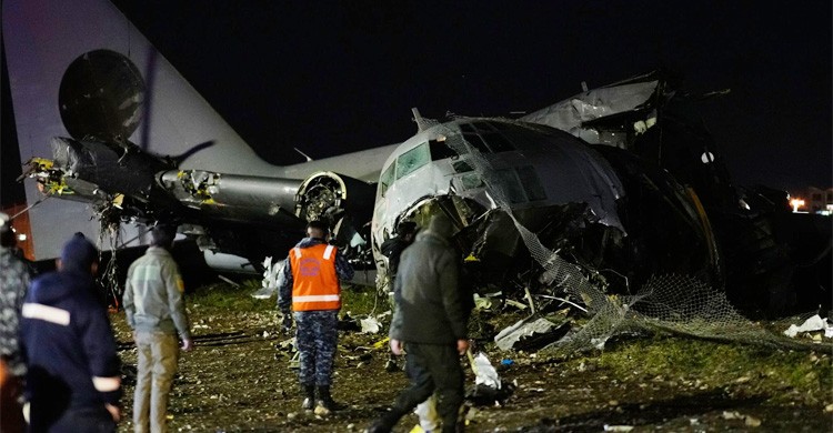 টাকা বোঝাই কার্গো বিমান বিধ্বস্ত, নিহত ১৫