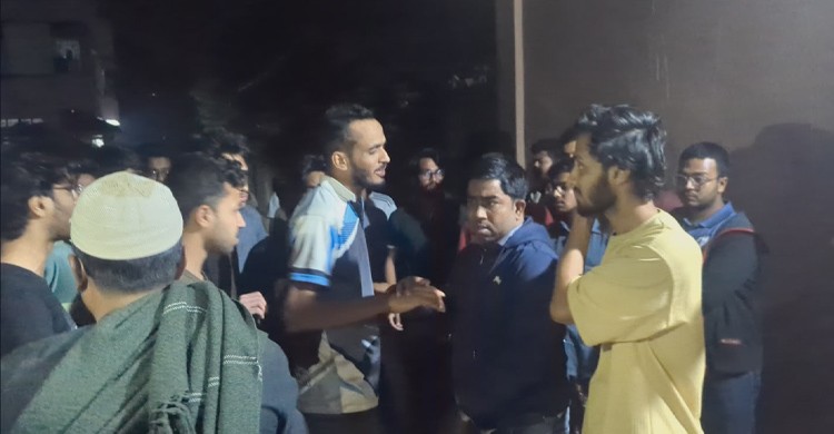 কুবিতে হলে ঢুকে ছাত্রদল নেতা কর্তৃক আবাসিক শিক্ষার্থীকে মারধর