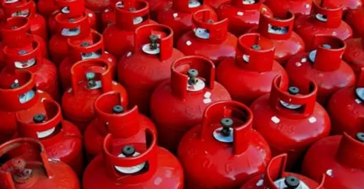 এলপিজি আমদানি কমে সংকট তীব্র, দ্বিগুণ দামেও মিলছে না সিলিন্ডার