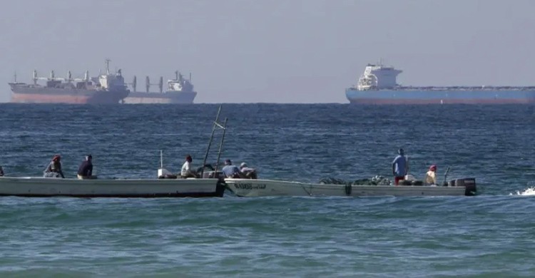 হরমুজ প্রণালিতে বাংলাদেশের তেলবাহী জাহাজে বাধা দেবে না ইরান