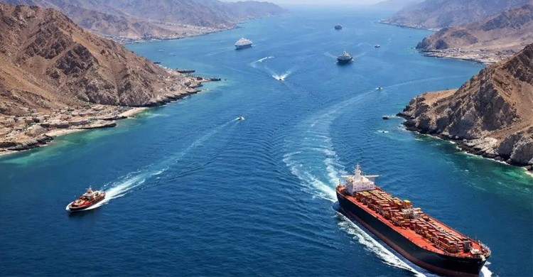 হরমুজ প্রণালী দিয়ে কেবল চীনা জাহাজ চলাচলের অনুমতি দেবে ইরান