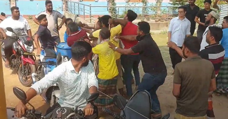 মেহেরপুরে পেট্রোল পাম্পে তেল নেওয়াকে কেন্দ্র করে হাতাহাতি, আহত ১