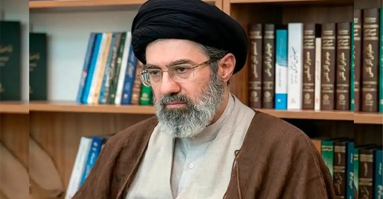 যুদ্ধবিরতির পর সেনাবাহিনীকে হামলা বন্ধের নির্দেশ মোজতবা খামেনির