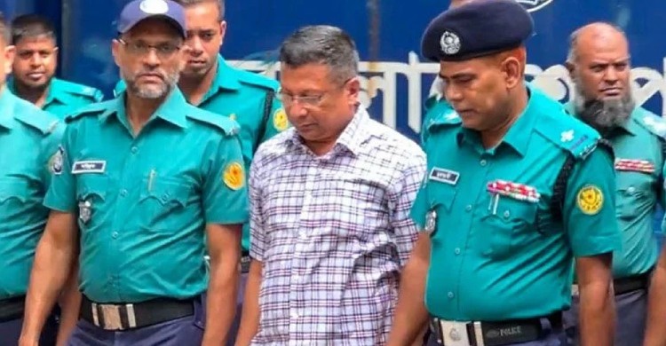 ট্রাইব্যুনালে হাজির করা হলো সাবেক আইজিপি মামুনকে