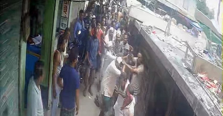 বৈশাখী চাঁদার দাবিতে ব্যবসায়ীকে কুপিয়ে জখম, অভিযোগ মৎস্যজীবী দলের নেতাদের বিরুদ্ধে
