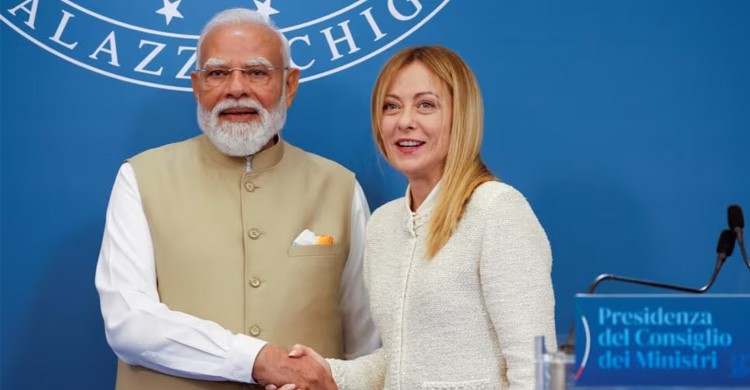 ইতালিতে নিজেকে ‘চা-ওয়ালা’ বলে পরিচয় দিলেন নরেন্দ্র মোদি